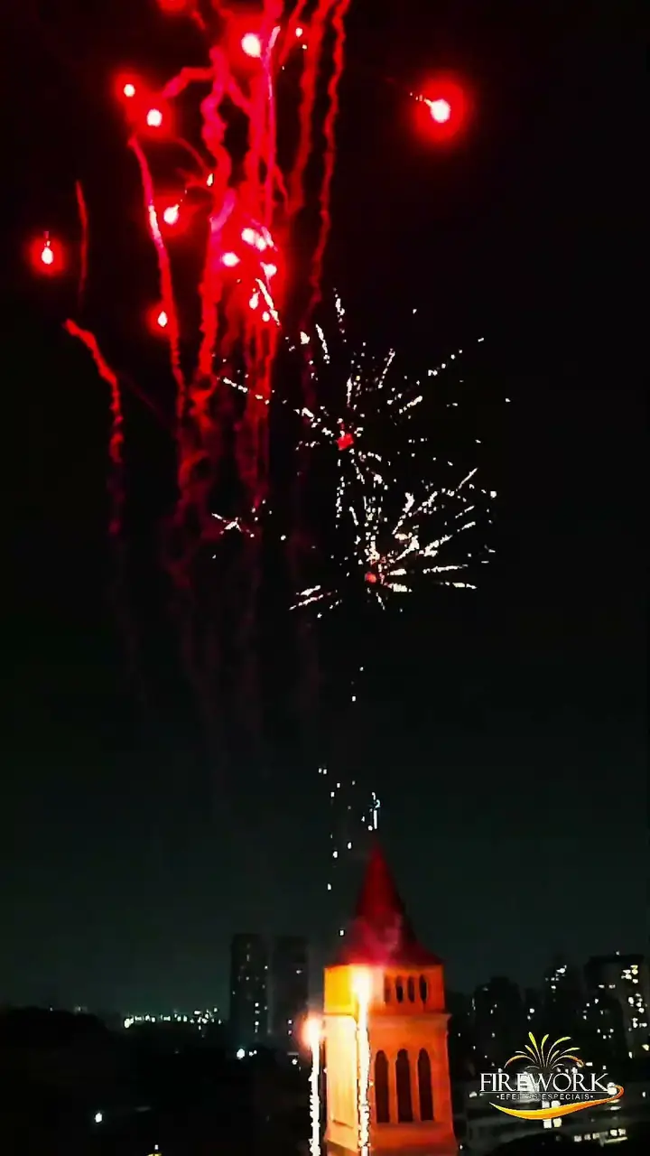 Fogos no evento Fogos na Igreja Cristo Rei